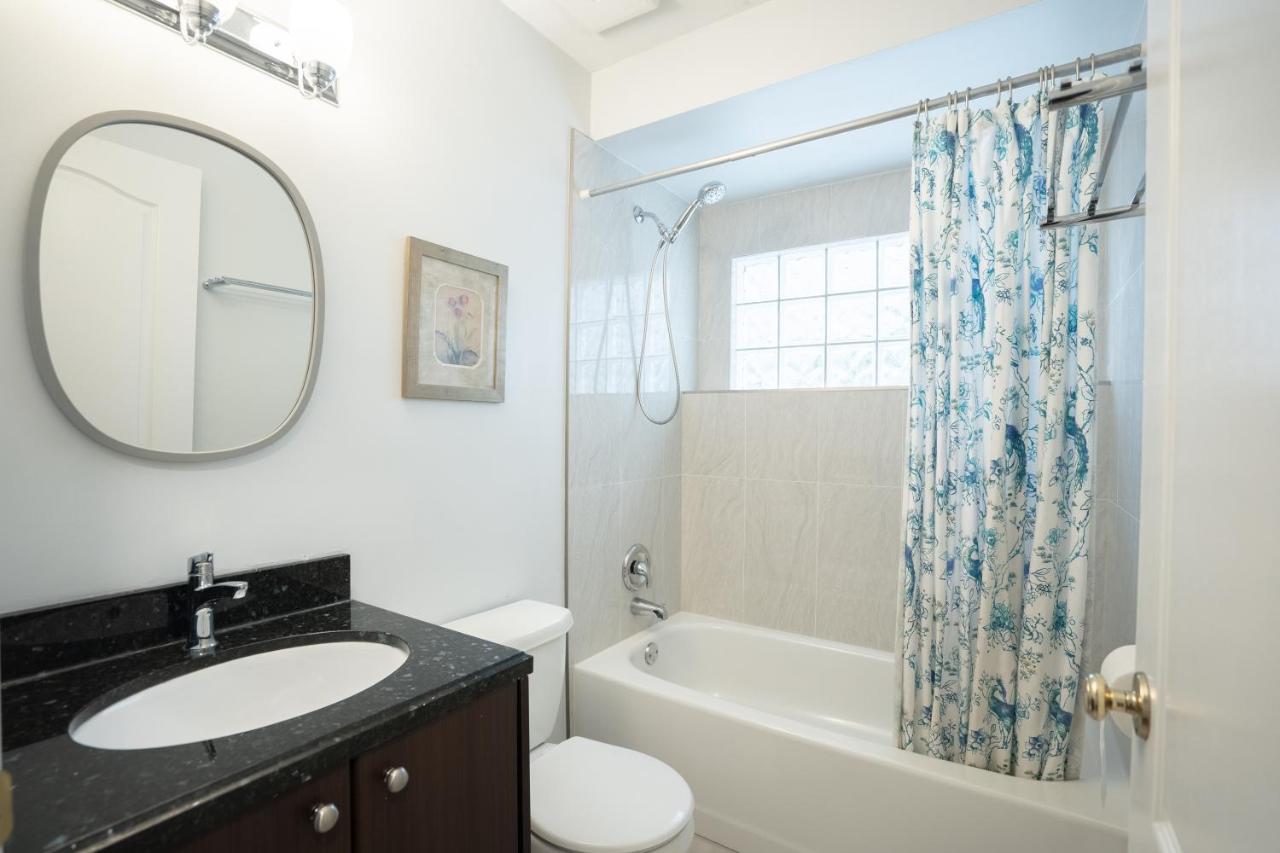 Lovely 1Br Secondary Suite With Separate Entrance New Westminster Exterior foto
